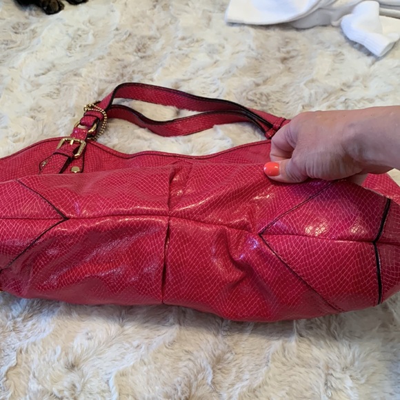 Gianni Bini fuchsia handbag - Picture 3 of 5